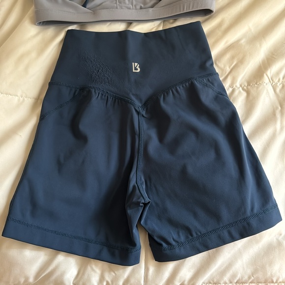 BuffBunny rainy blue workout set - Picture 4 of 5